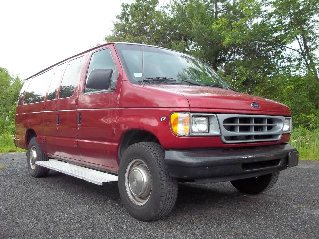 2001 Ford Econoline Wagon 4dr 4WD SLE Commercial