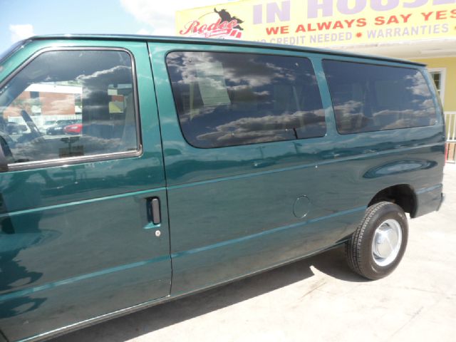 2001 Ford Econoline Wagon 2dr Cpe V6 Manual GT