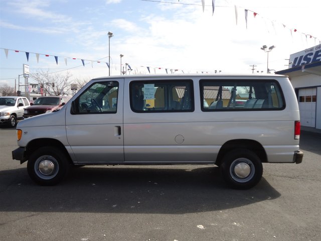 2001 Ford Econoline Wagon Base