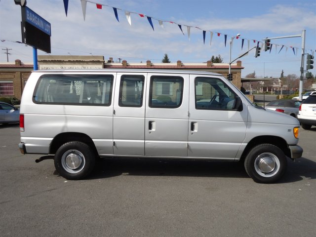 2001 Ford Econoline Wagon Base