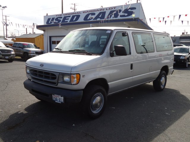 2001 Ford Econoline Wagon Base