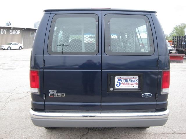 2001 Ford Econoline Wagon 330I RWD