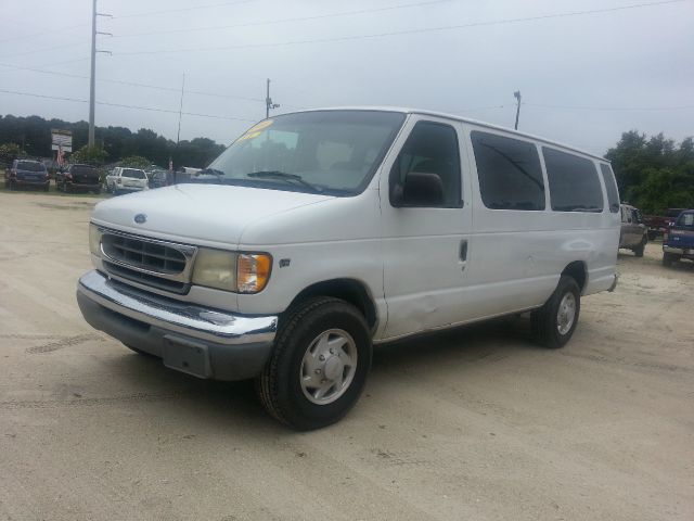 2001 Ford Econoline Wagon 4dr 4WD SLE Commercial