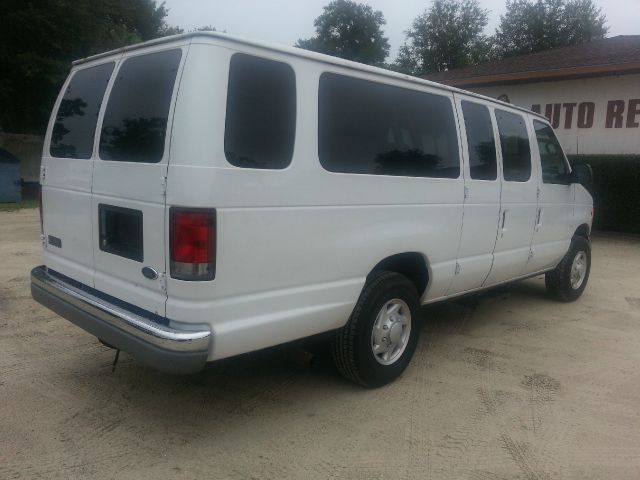 2001 Ford Econoline Wagon 4dr 4WD SLE Commercial