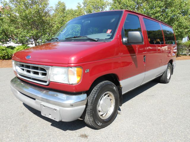 2002 Ford Econoline Wagon 545I 6-spd MANU