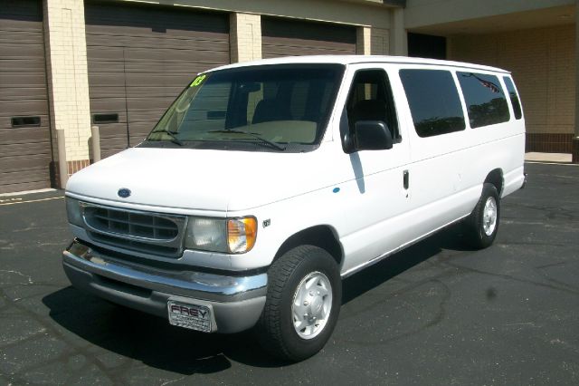 2002 Ford Econoline Wagon 4dr 4WD SLE Commercial