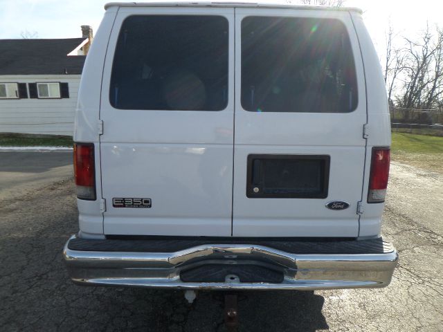 2002 Ford Econoline Wagon 4dr 4WD SLE Commercial