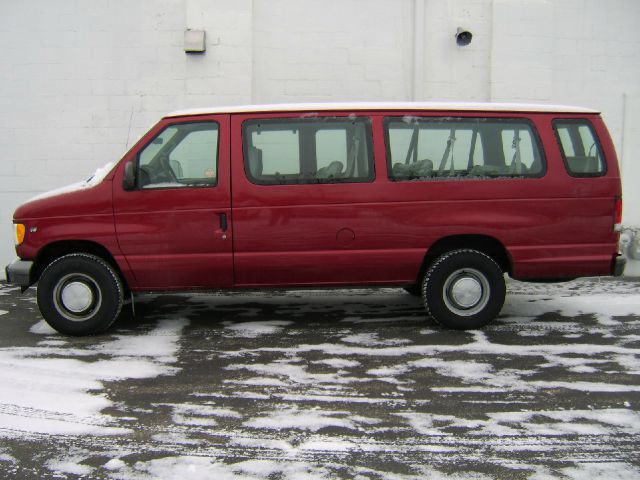 2002 Ford Econoline Wagon 4dr 4WD SLE Commercial