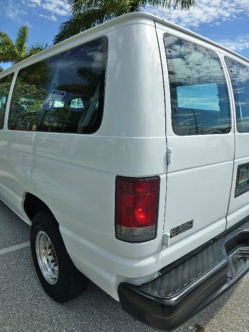 2003 Ford Econoline Wagon 2dr Cpe V6 Manual GT