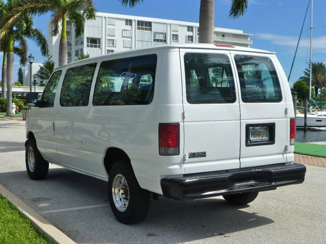 2003 Ford Econoline Wagon 2dr Cpe V6 Manual GT