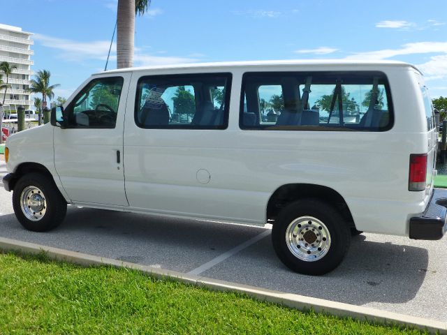 2003 Ford Econoline Wagon 2dr Cpe V6 Manual GT