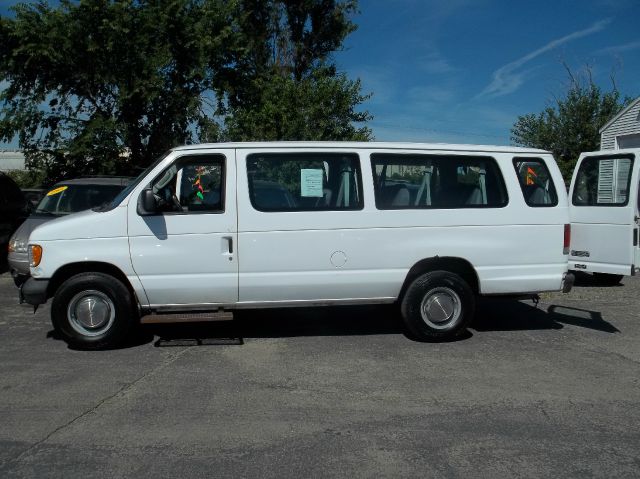 2003 Ford Econoline Wagon 2dr Cpe V6 Manual GT