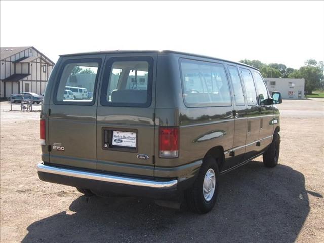 2003 Ford Econoline Wagon 4dr Sdn CX