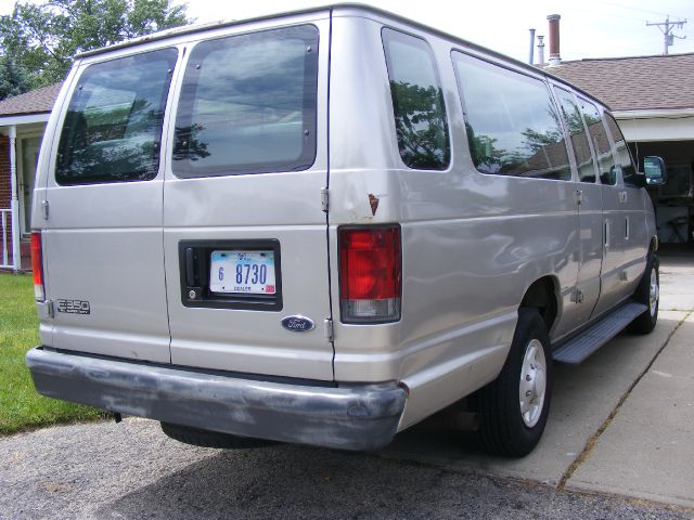 2003 Ford Econoline Wagon 2dr Cpe V6 Manual GT