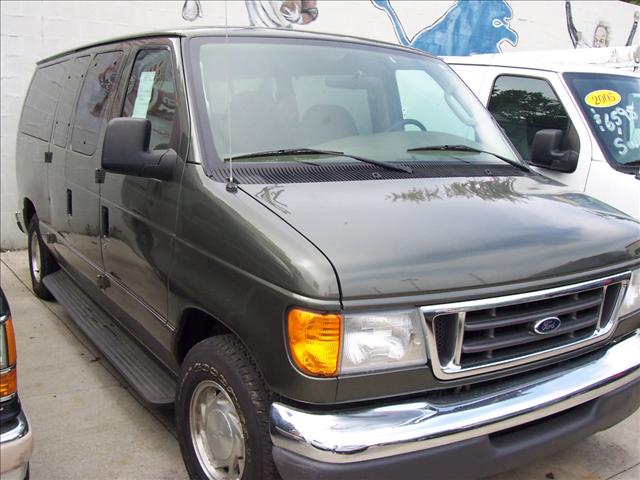 2003 Ford Econoline Wagon Sport 4WD