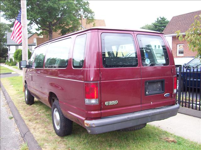 2003 Ford Econoline Wagon Base