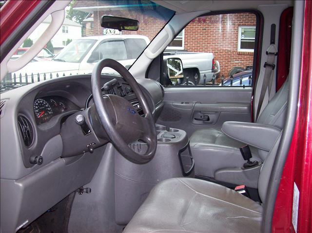 2003 Ford Econoline Wagon Base