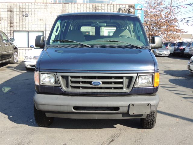 2003 Ford Econoline Wagon 5 Speed 4x4