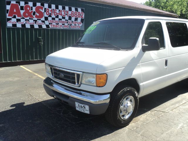 2004 Ford Econoline Wagon 2dr Cpe V6 Manual GT