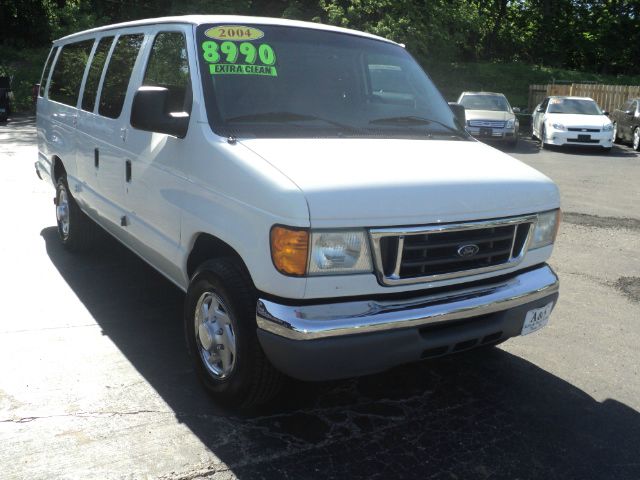 2004 Ford Econoline Wagon 2dr Cpe V6 Manual GT