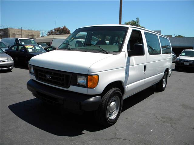 2004 Ford Econoline Wagon 2dr Cpe V6 Manual GT