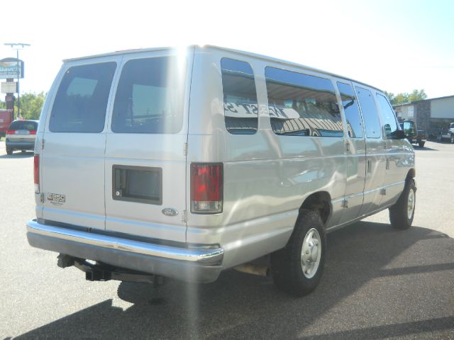 2004 Ford Econoline Wagon 2dr Cpe V6 Manual GT