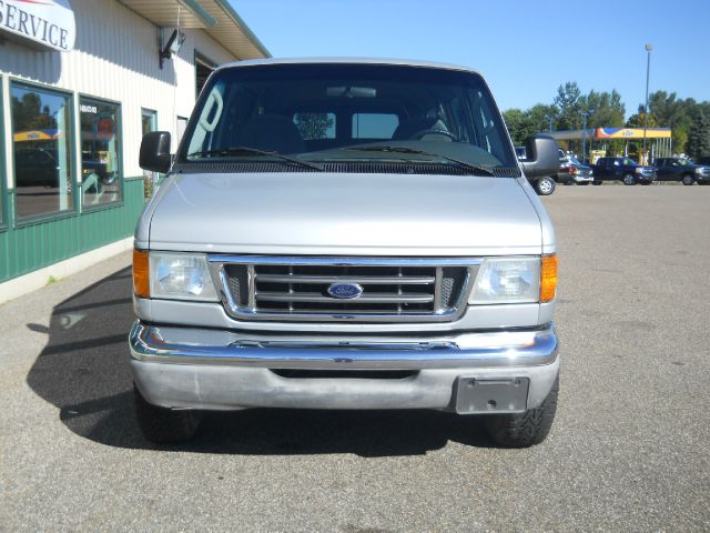 2004 Ford Econoline Wagon 2dr Cpe V6 Manual GT