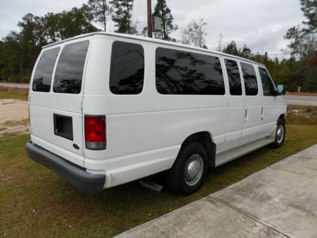 2004 Ford Econoline Wagon 2dr Cpe V6 Manual GT