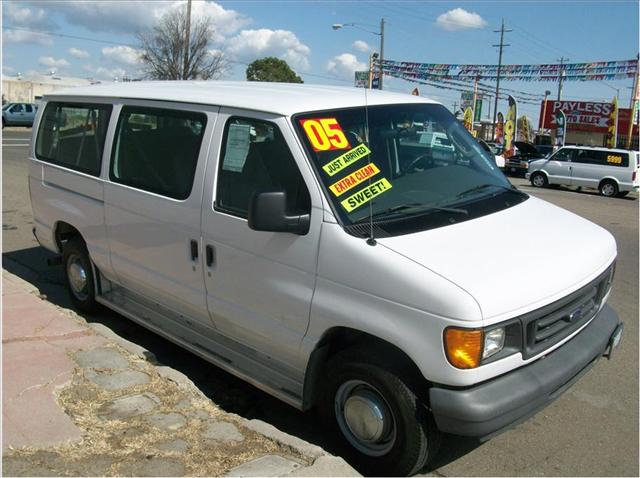 2005 Ford Econoline Wagon 2dr Cpe V6 Manual GT