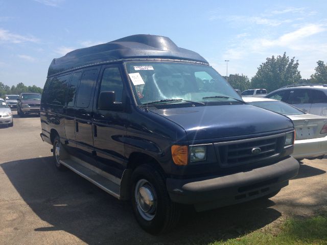 2005 Ford Econoline Wagon 2dr Cpe V6 Manual GT