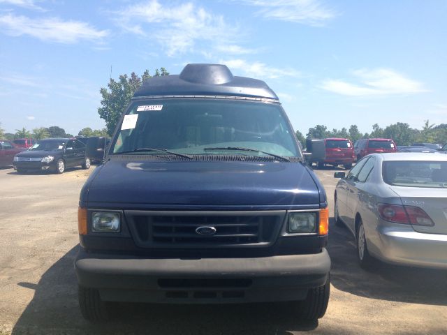 2005 Ford Econoline Wagon 2dr Cpe V6 Manual GT