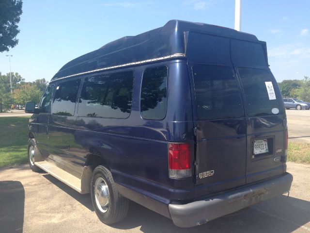 2005 Ford Econoline Wagon 2dr Cpe V6 Manual GT