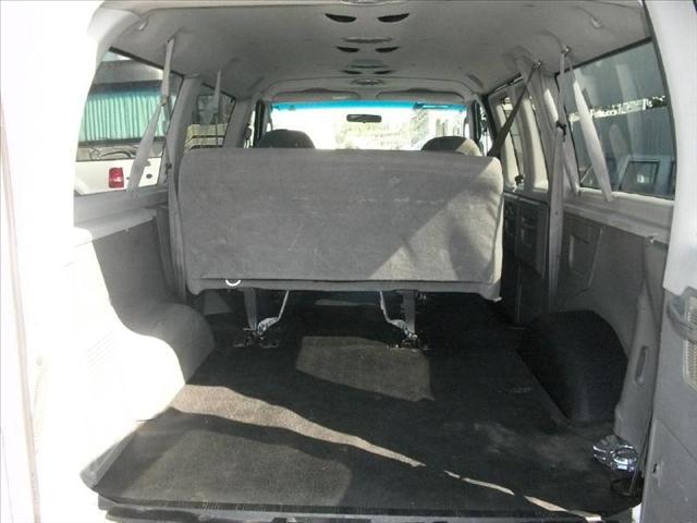 2005 Ford Econoline Wagon Premier Nav AWD