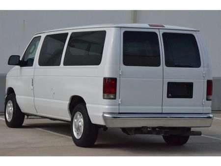 2005 Ford Econoline Wagon 1500 SLT 4X4