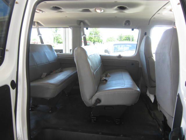 2005 Ford Econoline Wagon Lariat Supercab Short Bed 4WD