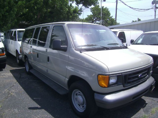 2006 Ford Econoline Wagon 2dr Cpe V6 Manual GT