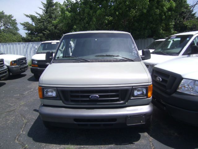 2006 Ford Econoline Wagon 2dr Cpe V6 Manual GT