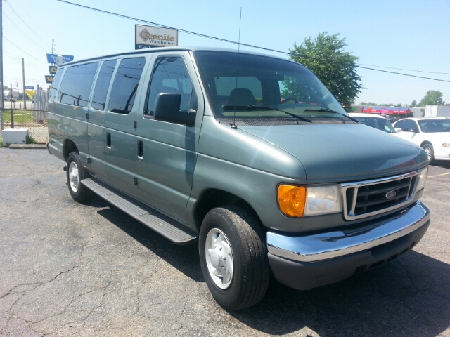 2006 Ford Econoline Wagon 2dr Cpe V6 Manual GT