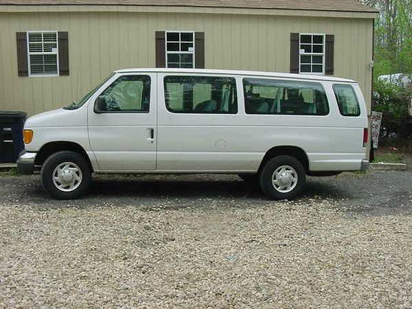 2006 Ford Econoline Wagon 2dr Cpe V6 Manual GT