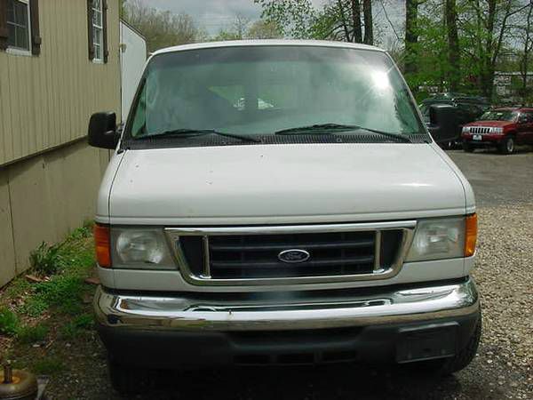 2006 Ford Econoline Wagon 2dr Cpe V6 Manual GT