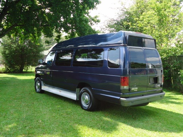 2006 Ford Econoline Wagon 2dr Cpe V6 Manual GT