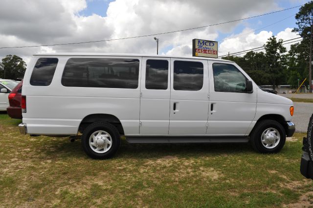 2006 Ford Econoline Wagon 2dr Cpe V6 Manual GT