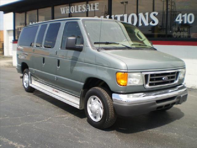 2006 Ford Econoline Wagon 4dr Sdn 4.2L Quattro Auto AWD Sedan