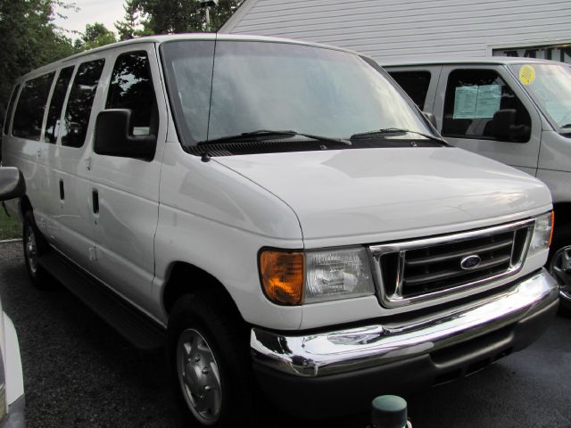 2006 Ford Econoline Wagon 2dr Cpe V6 Manual GT