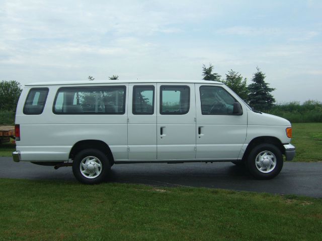 2006 Ford Econoline Wagon 2dr Cpe V6 Manual GT