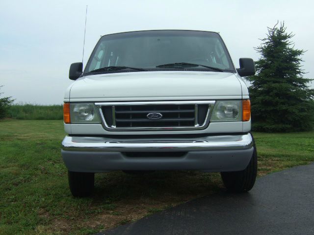 2006 Ford Econoline Wagon 2dr Cpe V6 Manual GT