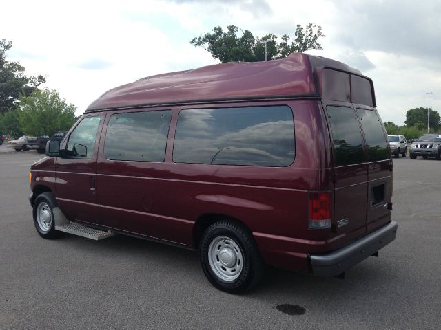 2006 Ford Econoline Wagon 2dr Cpe V6 Manual GT