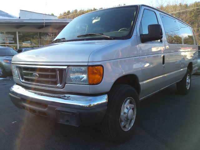 2006 Ford Econoline Wagon 2dr Cpe V6 Manual GT