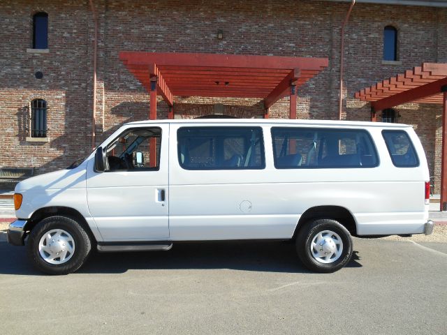 2007 Ford Econoline Wagon 2dr Cpe V6 Manual GT