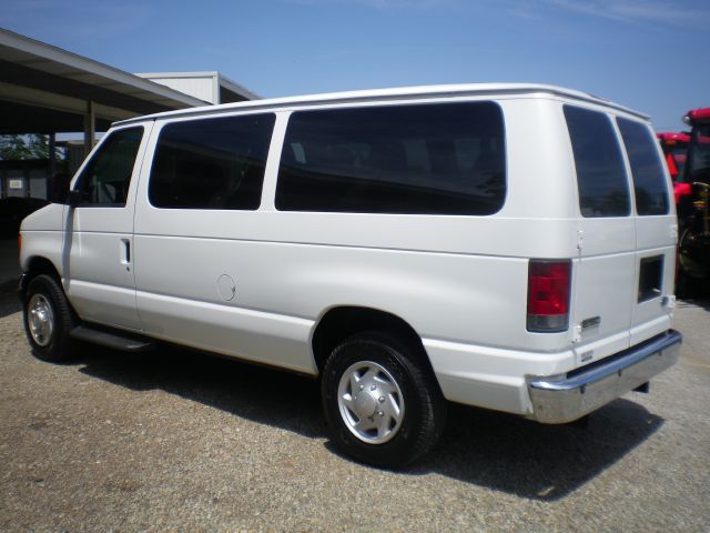 2007 Ford Econoline Wagon 1500 SLT 4X4